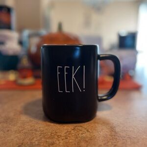 Rae Dunn Black Halloween Mug with 'EEK!' New